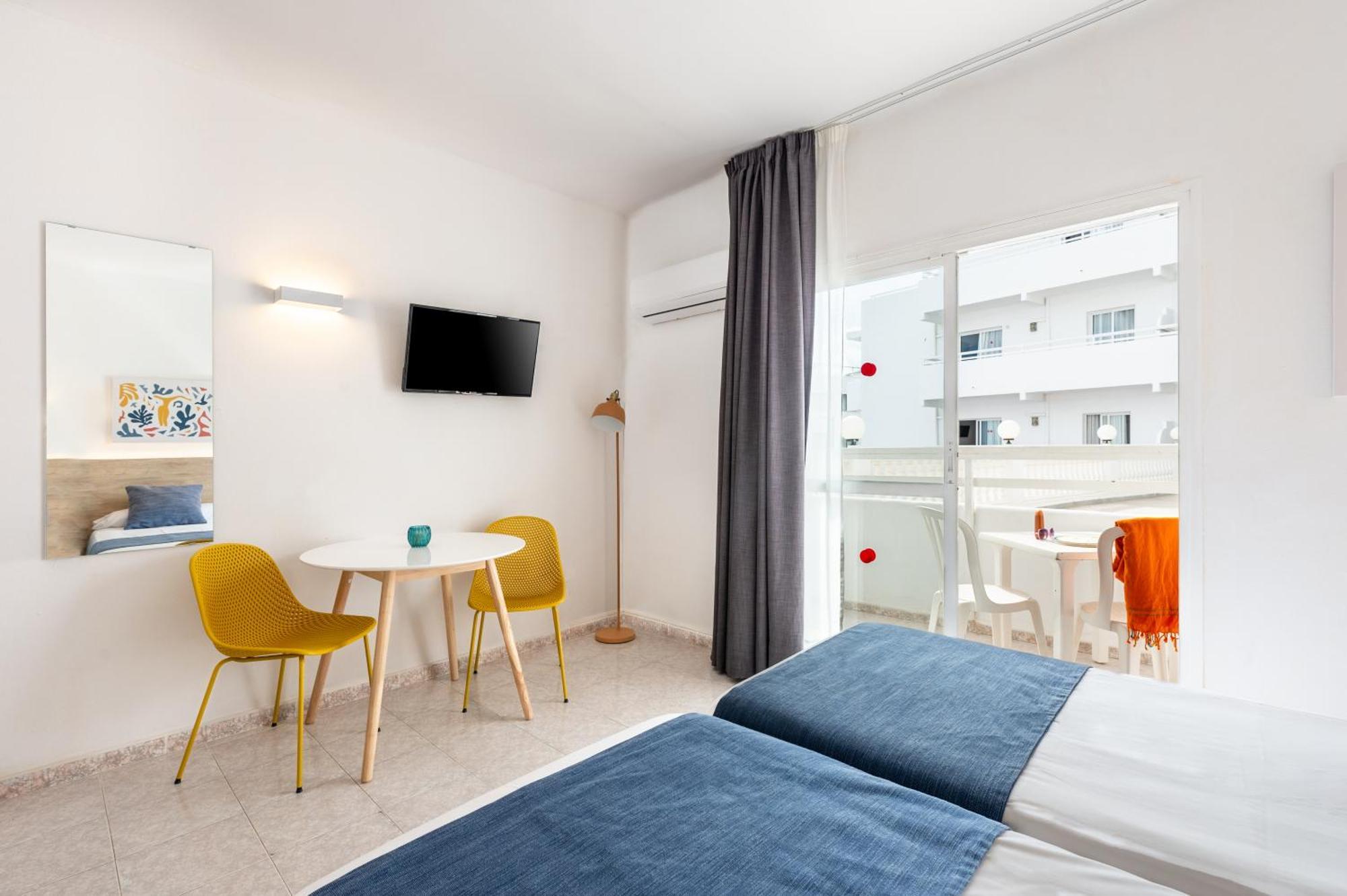 Hotel Apartamentos Vibra Lux Mar Ibiza Town Luaran gambar